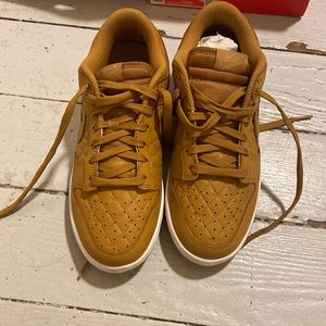 Women’s Nike low dunks